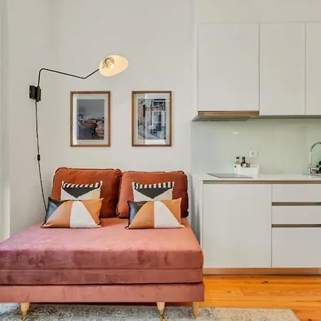 Apartman Lovely Shinny Flats With Balcony - Clerigos