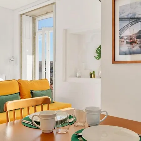 Lovely Shinny Flats With Balcony - Clerigos Porto