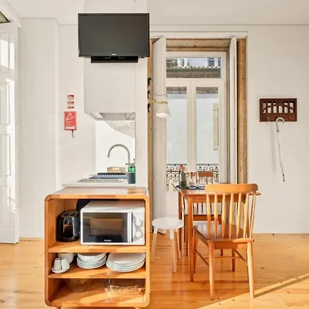 Lovely Shinny Flats With Balcony - Clerigos Porto