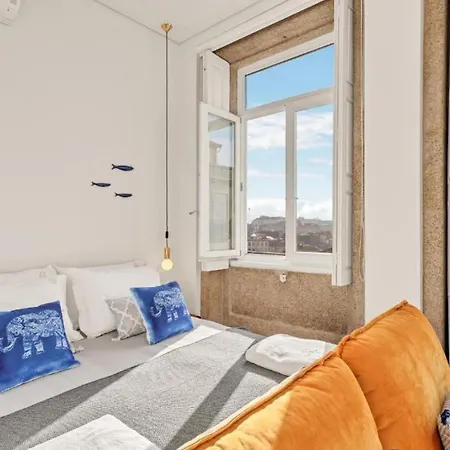 Lovely Shinny Flats With Balcony - Clerigos Porto