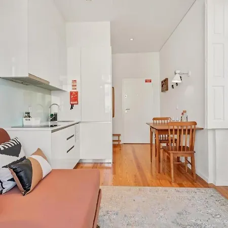 Lovely Shinny Flats With Balcony - Clerigos