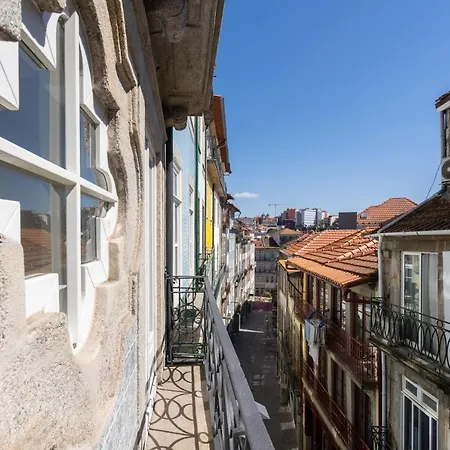 Lovely Shinny Flats With Balcony - Clerigos *