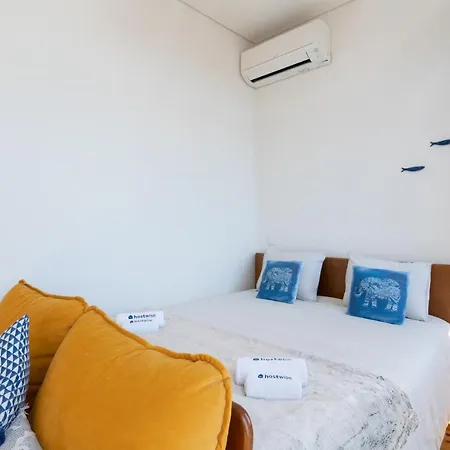 Apartman Lovely Shinny Flats With Balcony - Clerigos *