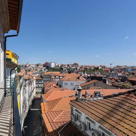 Lovely Shinny Flats With Balcony - Clerigos