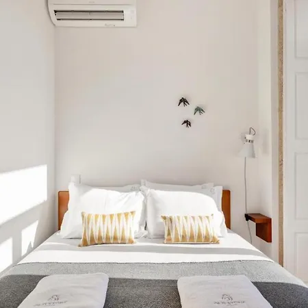 Lovely Shinny Flats With Balcony - Clerigos *