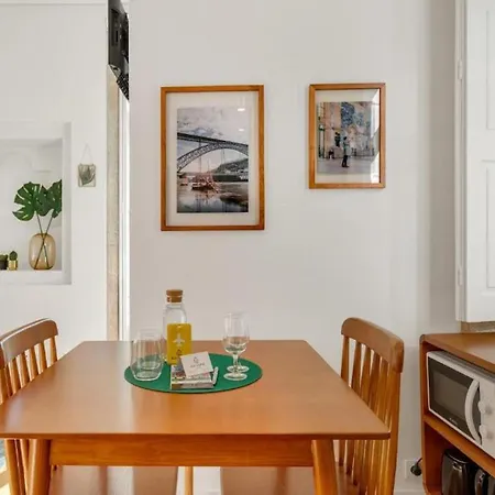 Apartment Lovely Shinny Flats With Balcony - Clerigos