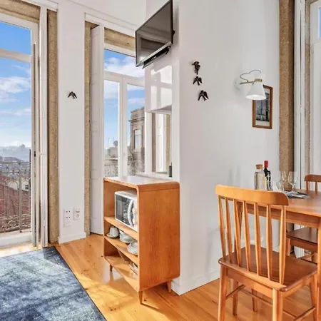 Apartment Lovely Shinny Flats With Balcony - Clerigos *