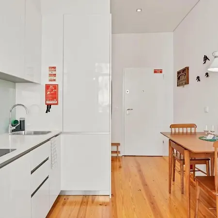 Lovely Shinny Flats With Balcony - Clerigos Porto