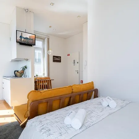 Lovely Shinny Flats With Balcony - Clerigos *