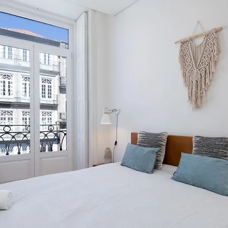 Lovely Shinny Flats With Balcony - Clerigos