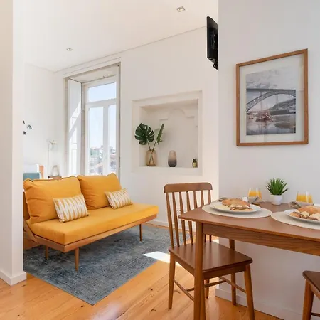 Apartment Lovely Shinny Flats With Balcony - Clerigos