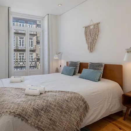 Lovely Shinny Flats With Balcony - Clerigos Porto